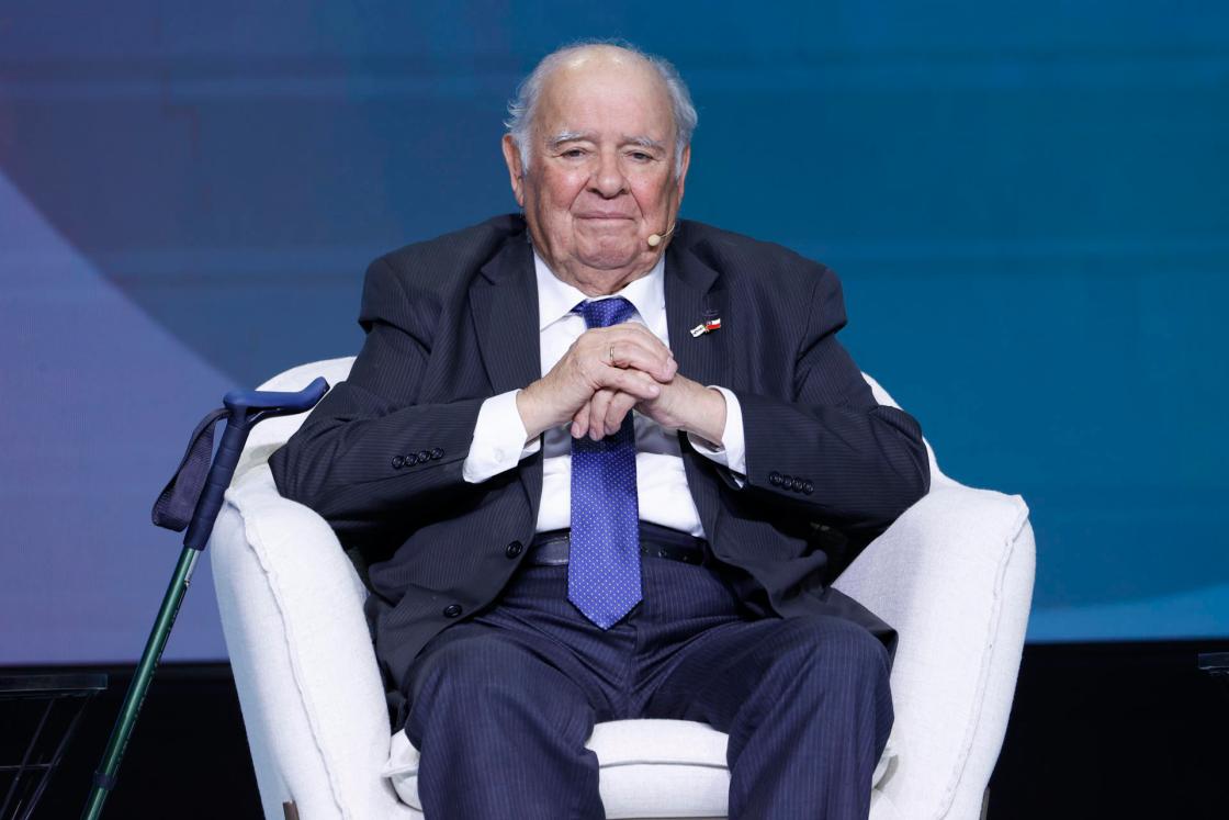 Former IDB President Enrique Iglesias during the second day of the 2025 Annual Meetings of the IDB and IDB Invest Boards of Governors in Santiago. EFE/Elvis González 