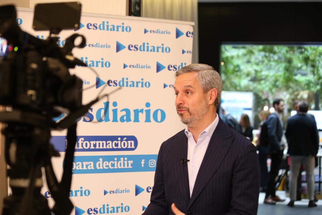 El vicesecretario de Economía del Partido Popular, Juan Bravo, tras su participación en el evento 'La electrificación del parque móvil: ¿cómo afrontar una necesaria reconversión?’, este martes en Madrid. EFE/IGNACIO PEREIRA/ESDIARIO/CEDIDA/CRÉDITO OBLIGATORIO