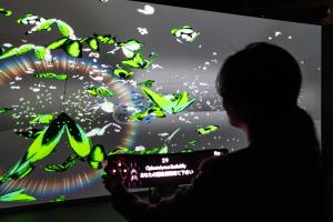 La exposición de Lexus en la Semana del Diseño de Milán se inspira en el sistema de control de cabina de nueva generación 'Black Butterfly', una tecnología digital que busca "simplificar y redefinir el sistema operativo". EFE/LEXUS/IMAGEN CEDIDA/CRÉDITO OBLIGATORIO