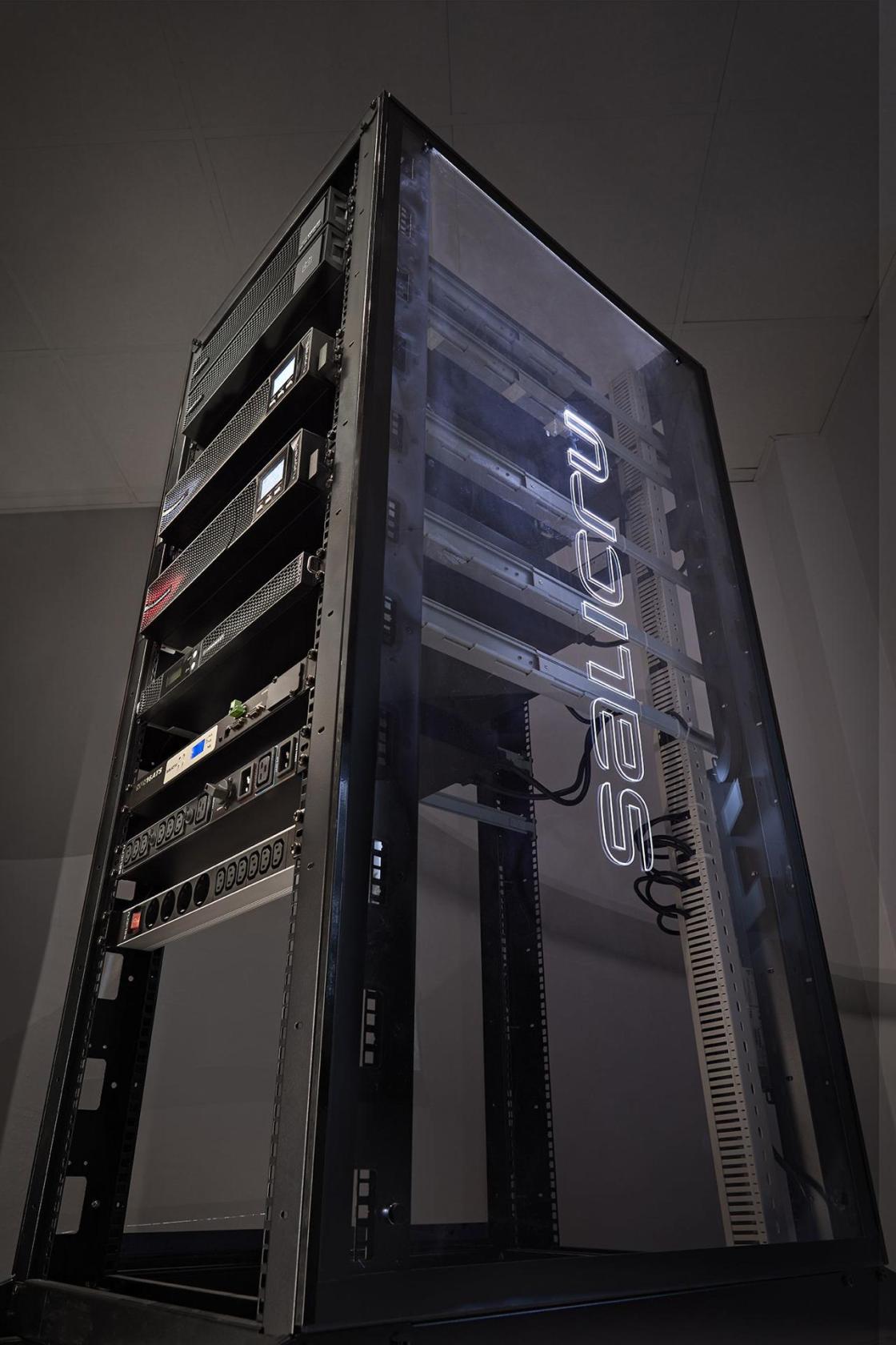 Pie de foto: Algunos sistemas de Alimentación Ininterrumpida (SAI/UPS) Autor: Salicru