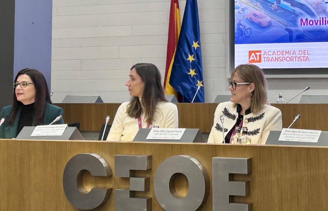 Pie de foto: Montserrat Pérez, Covadonga Ruiz y Elisa CapoteAutor: DAC Docencia