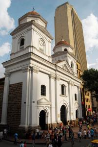 Fotografía sin fecha de captura cedida por la Secretaría de Turismo y Entretenimiento de Medellín de la parroquia nuestra señora de la candelaria en Medellín (Colombia). EFE/ Secretaría De Turismo Y Entretenimiento De Medellín / SOLO USO EDITORIAL/SOLO DISPONIBLE PARA ILUSTRAR LA NOTICIA QUE ACOMPAÑA (CRÉDITO OBLIGATORIO)