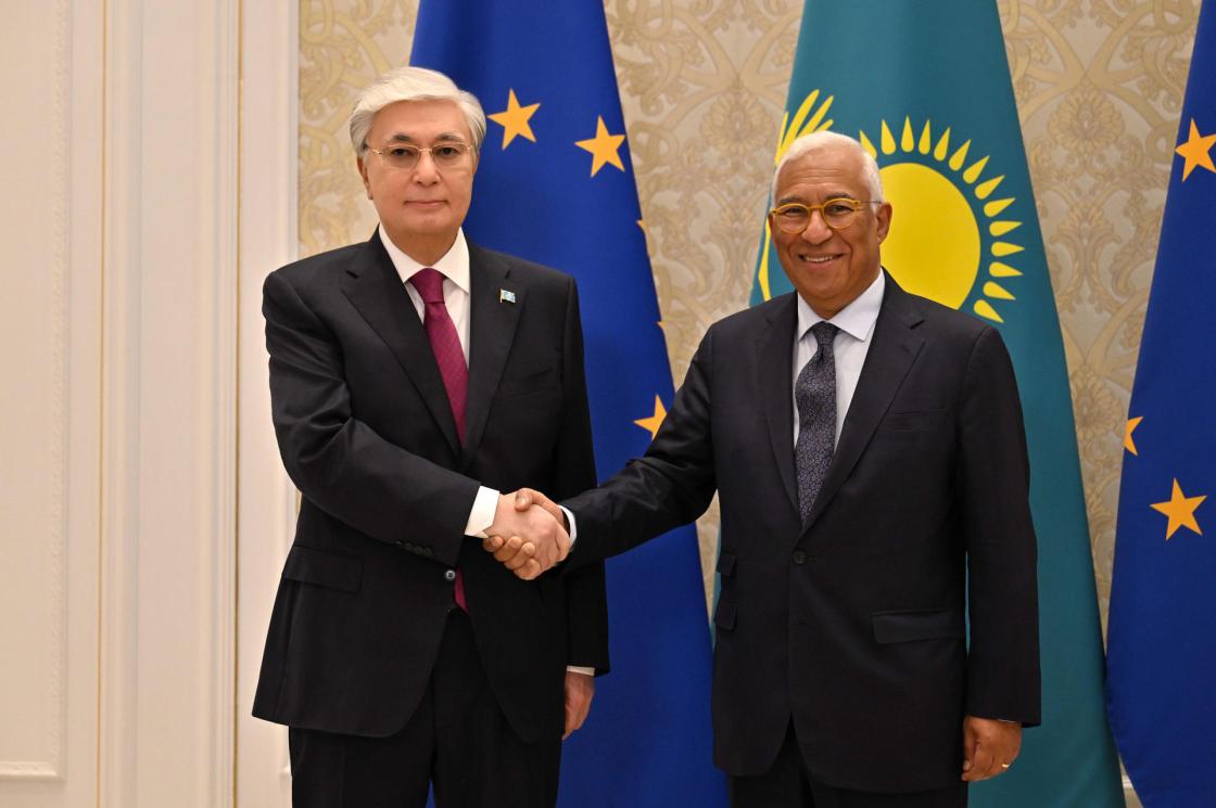 SAMARKAND, 04/03/2025.– European Council President António Costa (R) during a meeting with Kazakh President Kassym-Jomart Tokayev on Thursday in Samarkand ahead of the Central Asia–European Union summit to be held the following day in the Uzbek city. EFE/Kazakh Presidency/EDITORIAL USE ONLY/ONLY AVAILABLE TO ILLUSTRATE THE ACCOMPANYING NEWS STORY (MANDATORY CREDIT) 