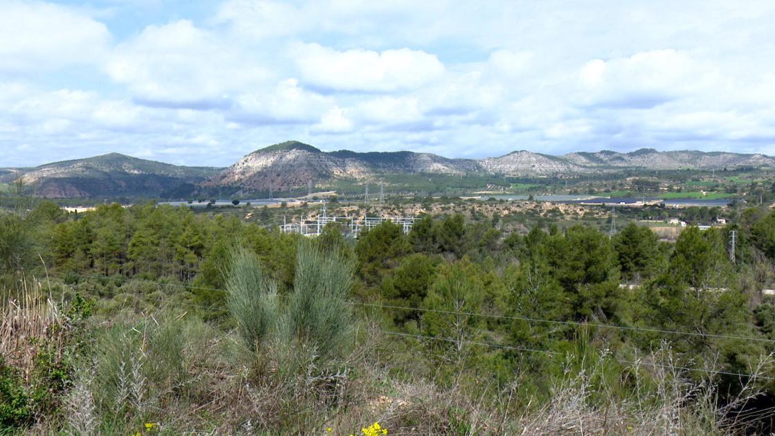 Imagen exterior de la central nuclear José Cabrera, en la actualidad en proceso de desmantelamiento.
