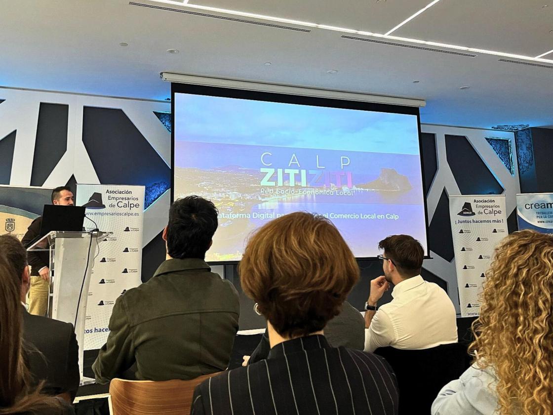 Pie de foto: Presentación de CALP ZITIZITI en evento empresarial AEMCOAutor: ZITIZITI