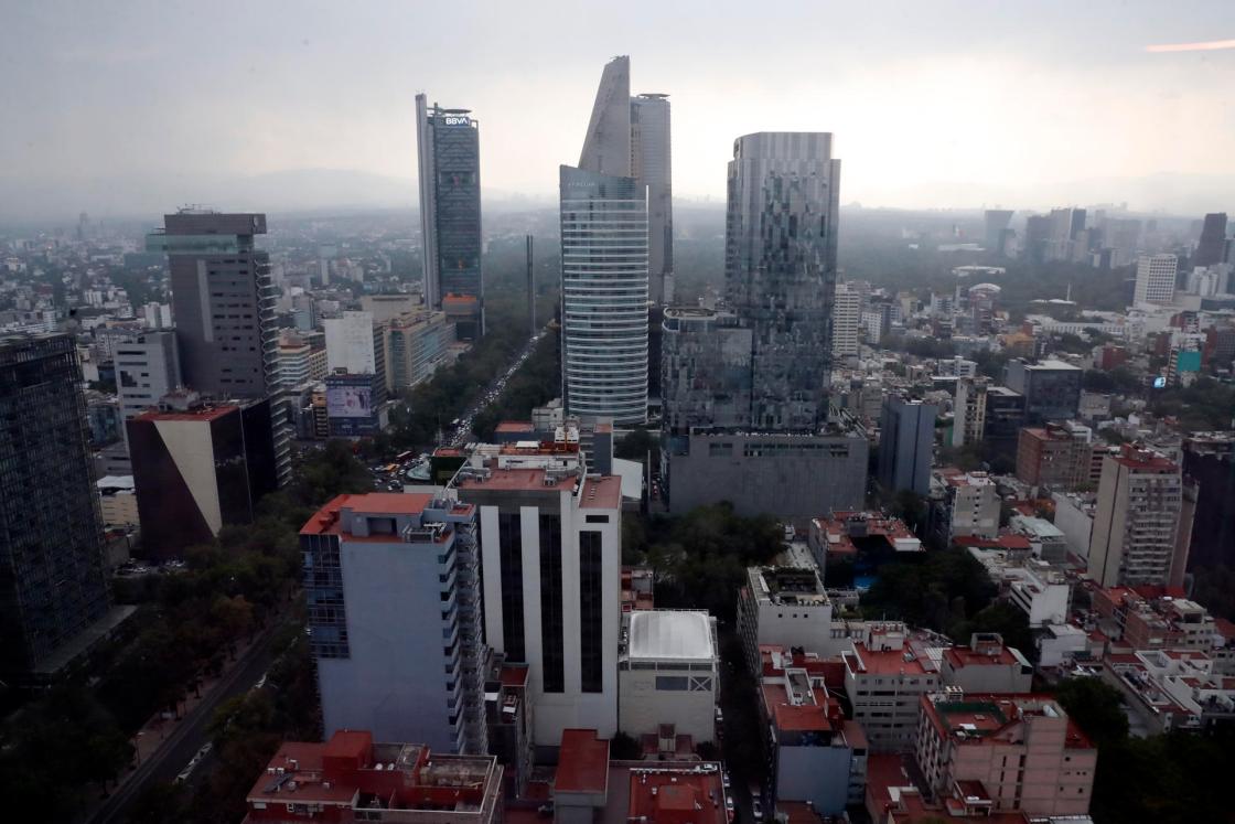 Fotografía donde se observan edificios y conjuntos habitacionales en Ciudad de México (México). EFE/ Mario Guzmán