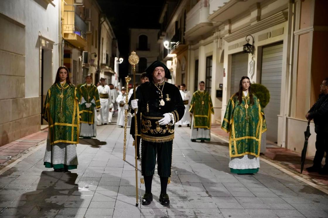 La Semana Santa de la localidad malagueña de Campillos aspira a obtener la distinción de Fiesta de Interés Turístico Nacional, conserva entre sus singularidades la de una figura que data del siglo XVII: los consiliarios.EFE/AYUNTAMIENTO DE CAMPILLOS/IMAGEN CEDIDA/CRÉDITO OBLIGATORIO