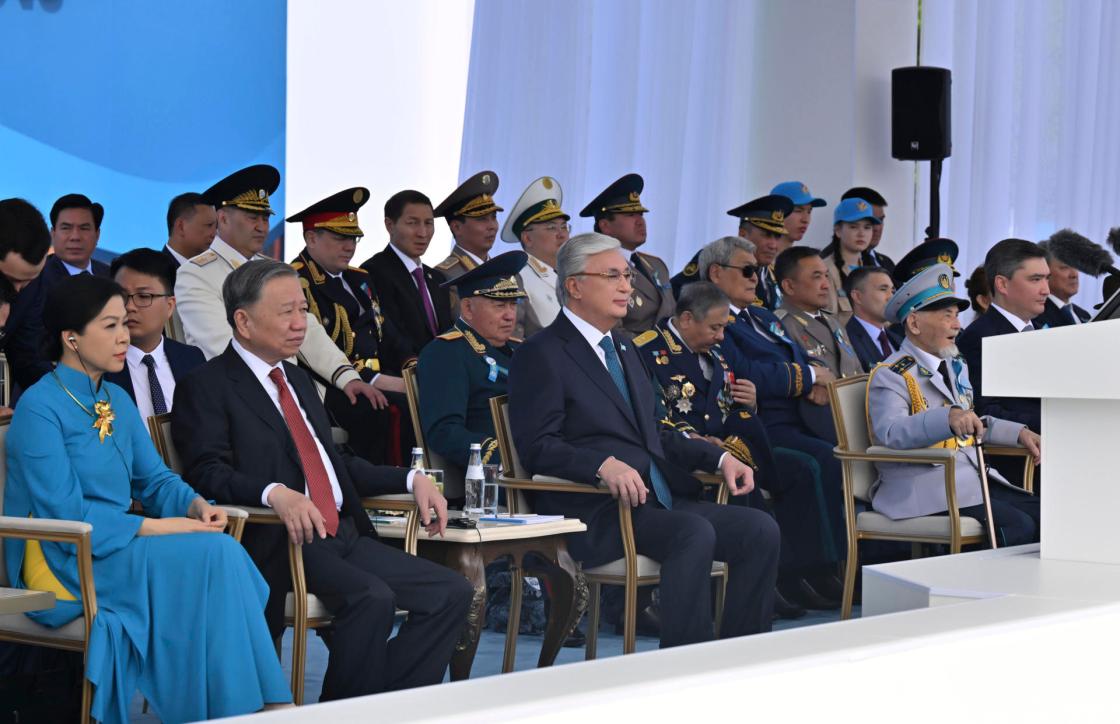 ASTANA. Kazakhstan held a military parade on May 7, 2025, to mark the 80th anniversary of the victory over Nazi Germany in World War II, coinciding with Defender of the Fatherland Day. The parade was presided over by Kazakh President Kassym-Jomart Tokayev (C) and attended by Vietnamese leader To Lam (2-L) as a guest of honor. EFE/Kazakh Presidency/EDITORIAL USE ONLY – ONLY AVAILABLE TO ILLUSTRATE THE ACCOMPANYING NEWS STORY (MANDATORY CREDIT) 