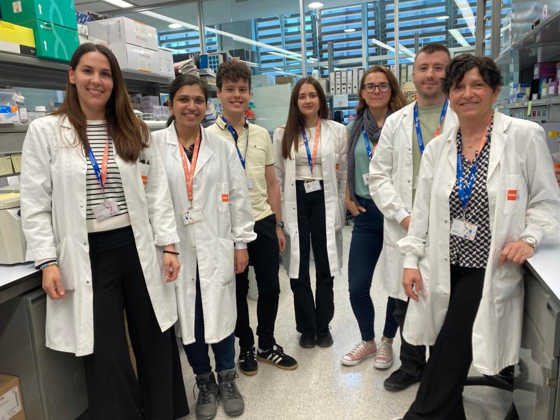De izquierda a derecha Jessica Gonzalez, Gayathri Kartha, Eric Canton, Patricia Herrero-Molinero, Maria Maqueda, Arnau Iglesias i Anna Bigas