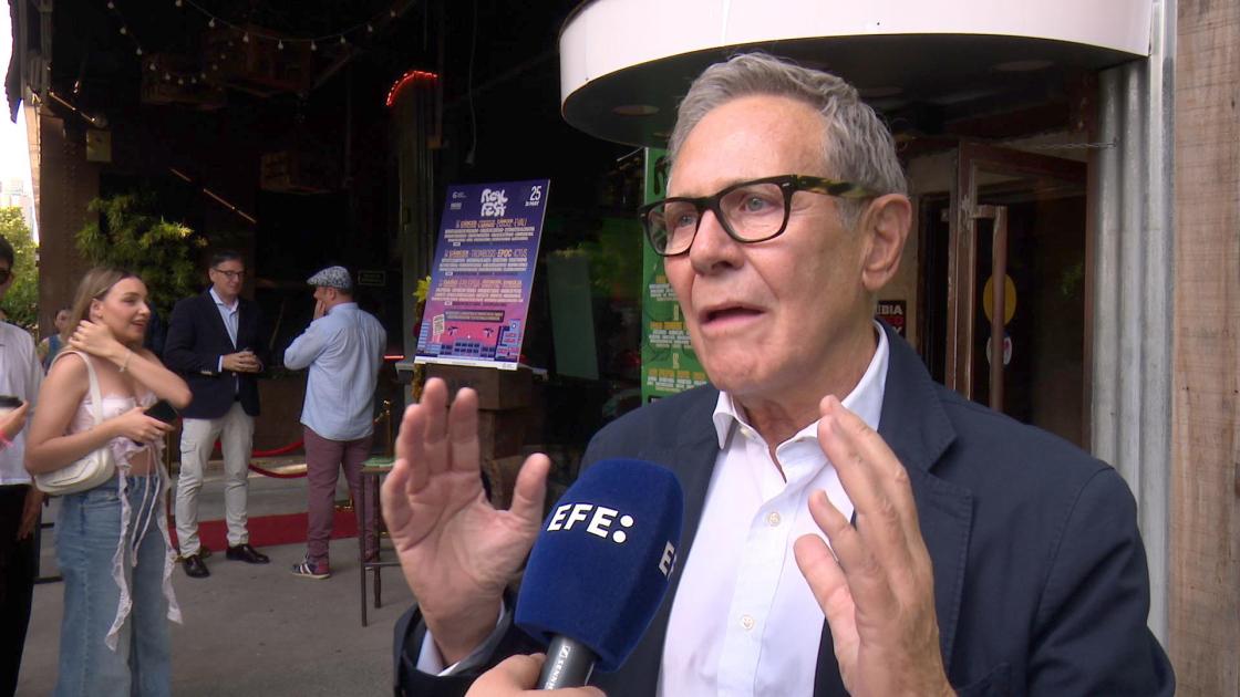 MADRID, 30/05/2024.- El presidente de la Asociación Española contra el Cáncer, Ramón Reyes, atiende a EFE este viernes durante la presentación de la campaña ‘Real Fest’, en la que simula un festival en el que, en vez de artistas, los protagonistas son las enfermedades y los efectos negativos que pueden provocar el consumo de productos de nicotina. EFE 