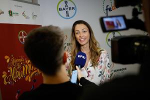 MADRID, 14/05/2025.- Esther Esteban, Product Team Lead del área de Cardio-renal de Bayer España, durante la presentación de la campaña "Bajemos la Albuminuria", para sensibilizar sobre la importancia de vigilar este indicador clave para la salud renal y cardiovascular, este miércoles en Madrid. EFE/David Fernández