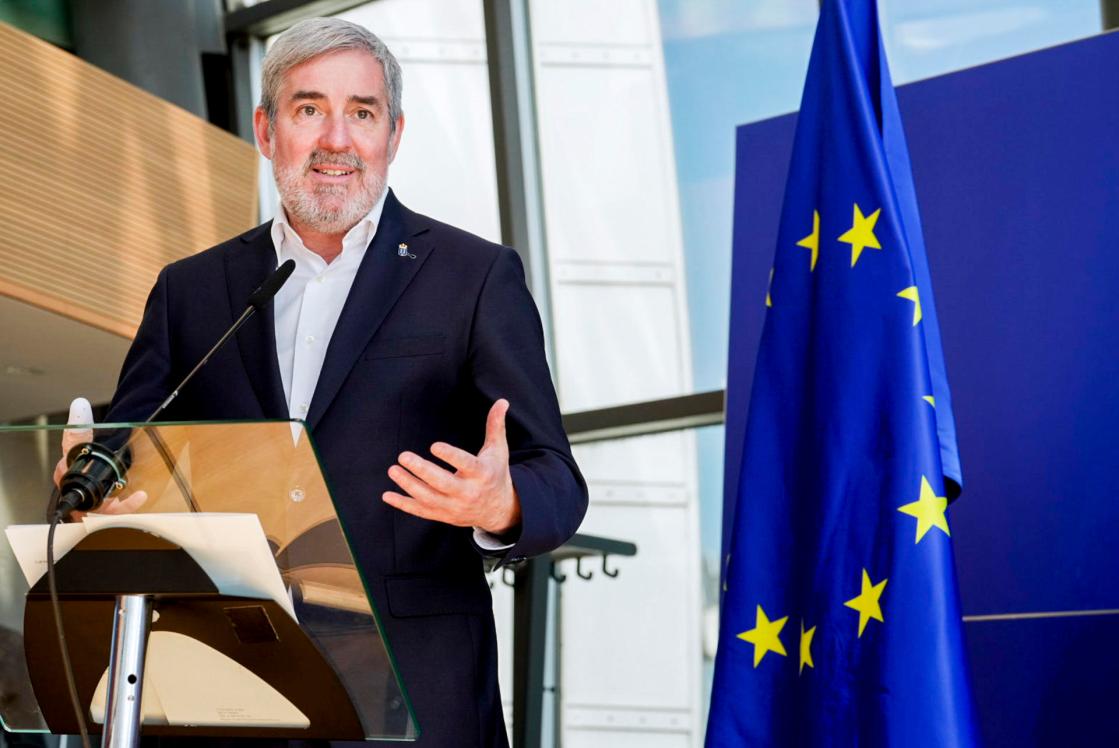 BRUSELAS (BÉLGICA), 20/05/2025.- El presidente de Canarias, Fernando Clavijo, participa en el Foro POSEI de las regiones ultraperiféricas de Europa que se celebra este martes en Bruselas. EFE/ Melanie Wenger