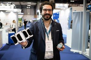 MADRID, 14/05/2025.- El cofundador y COO de FOSSA Systems, Vicente González, durante una entrevista con la Agencia Efe, este miércoles, en la segunda jornada de la Feria Internacional de Defensa y Seguridad de España (Feindef) 2025, en el recinto de Ifema, en Madrid. EFE/David Fernández