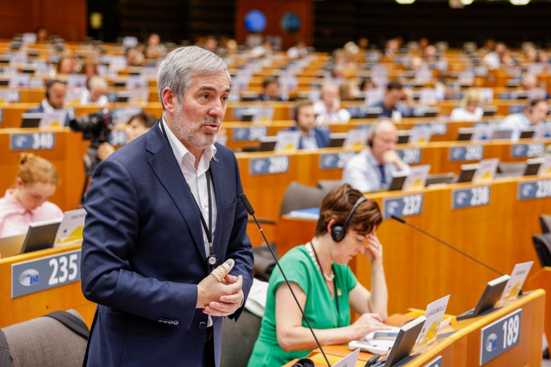 BRUSELAS, 14/05/2025.-El presidente de las Islas Canarias, Fernando Clavijo, participa en el pleno del Comité de las Regiones, este miércoles en Bruselas.-EFE/ Elio Germani