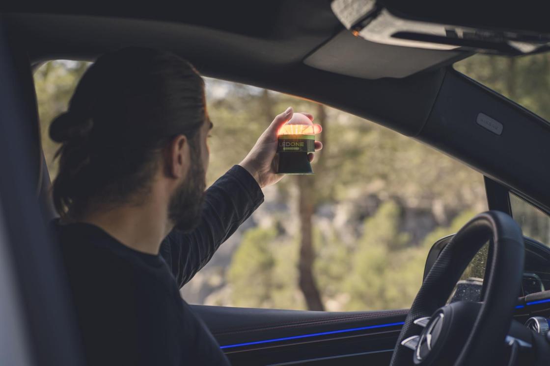 Pie de foto: La luz de emergencia v16 para todo tipo de vehículosAutor: Erum Vial