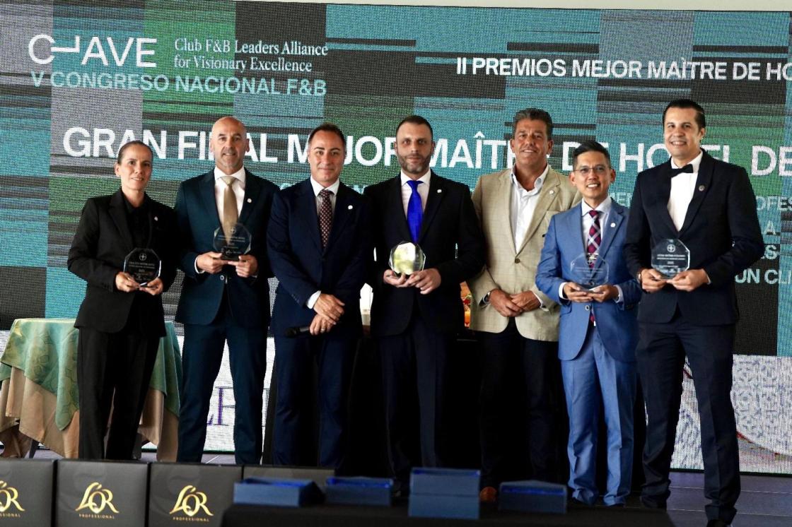 Pie de foto: Finalistas y ganador II Premios Mejor Maître de Hotel 2025Autor: Tourism Makers Spain SL