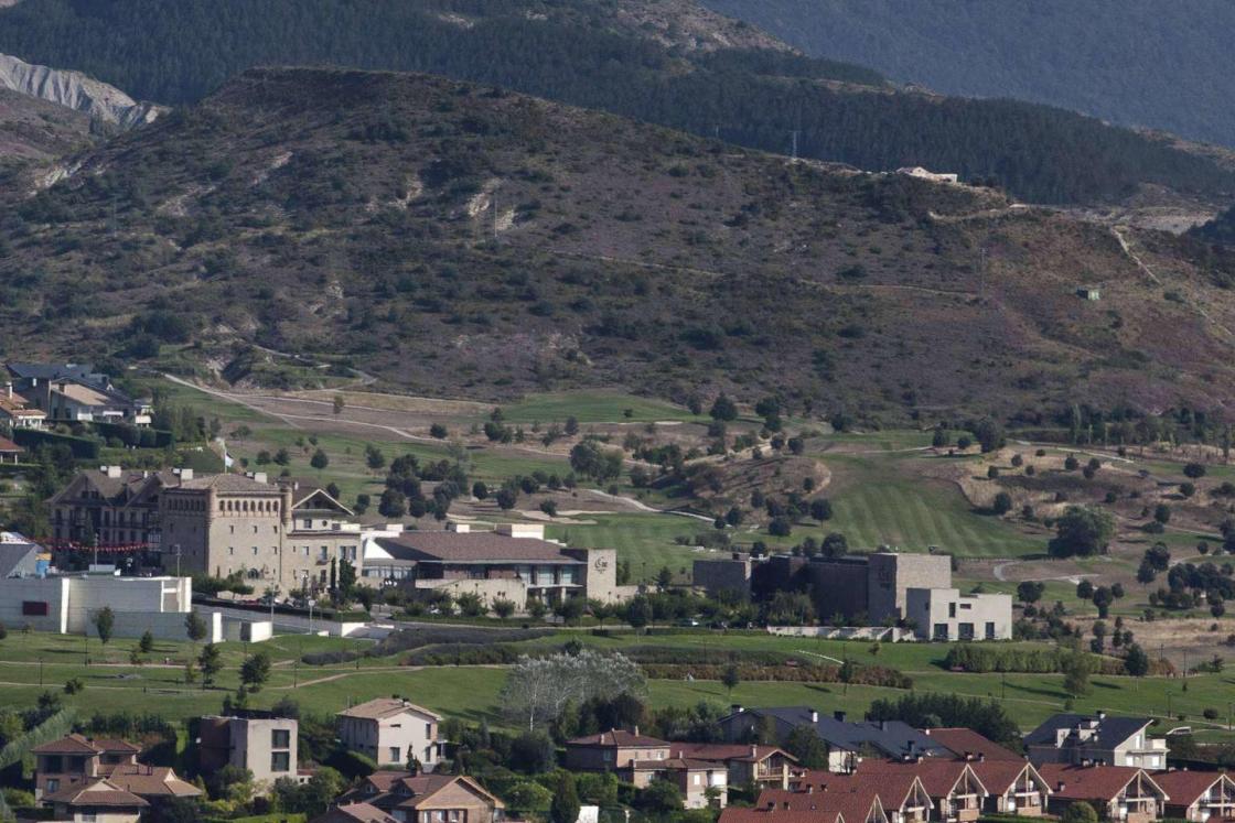 El hotel Castillo de Gorraiz fusiona elegancia histórica y bienestar moderno en Navarra