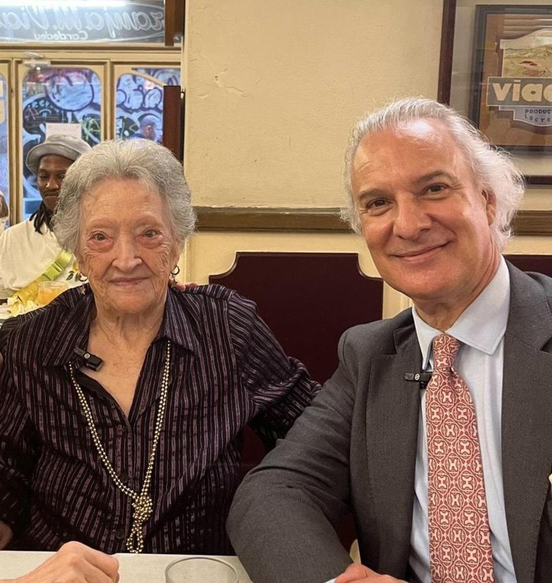 Pepita Bernat, en el umbral de los 106 años, desvela el secreto de su juventud al doctor Manuel de la Peña