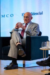 MADRID, 25/06/2025.- El presidente del Banco Sabadell, Josep Oliú, participa en el foro 'Pautas para navegar un 2025 de incertidumbres y desafíos', en el marco de las Jornadas PIMCO, donde hablará sobre la posición de la banca ante el nuevo orden global. EFE/Fernando Villar