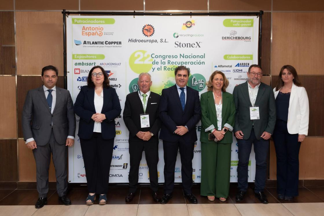 Representantes de la Junta de Andalucía, Punta Umbría. Autor: Federación Española de la Recuperación y el Reciclado