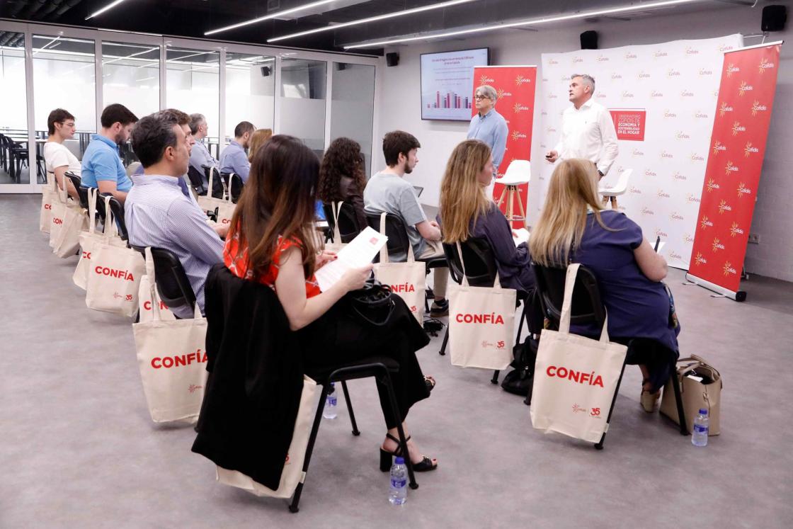 Presentación IV Observatorio Cofidis Economía y Sostenibilidad en el Hogar 2025/ Uso editorial
