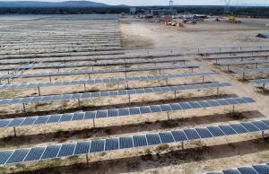 Fotografía de archivo del 27 de febrero de 2018, donde se observan paneles solares en el municipio de Villa de Arriaga, en San Luis Potosí (México). EFE/Ulises Andrade/ARCHIVO