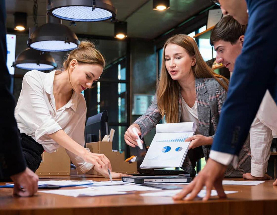 Pie de foto: Imagen de stock simulando una reunión de negocios.Autor: Gettyimages