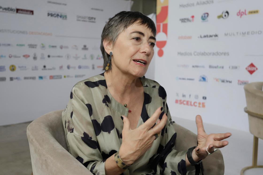 La curadora del Smart City Expo World Congress, Pilar Conesa, habla durante una entrevista con EFE este miércoles, en el Centro Expositor de Puebla (México). EFE/ Hilda Ríos