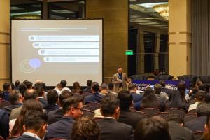 Fotografía del 10 de julio de 2024 cedida por Retail Forum and Revolution Banking México de un grupo de personas durante el Retail Forum and Revolution Banking México 2024 en Ciudad de México (México). EFE/ Retail Forum and Revolution Banking México /SOLO USO EDITORIAL/NO VENTAS/SOLO DISPONIBLE PARA ILUSTRAR LA NOTICIA QUE ACOMPAÑA (CRÉDITO OBLIGATORIO)