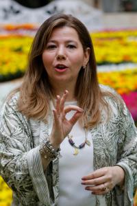 La gerente general del Centro Comercial Santafé de Medellín, María Fernanda Bertel, habla durante una entrevista con EFE este miércoles, en Medellín (Colombia). EFE/ str