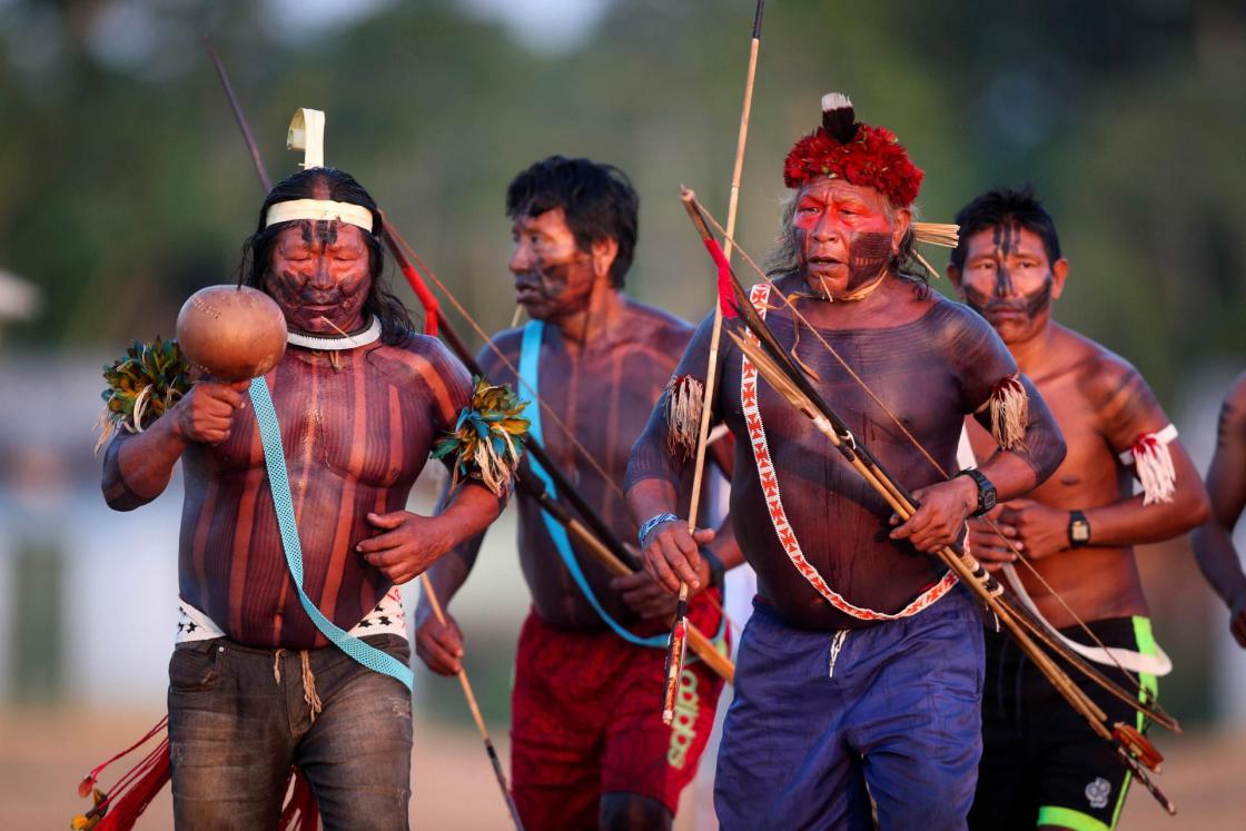 Indigenous people of the Xikrin ethnic group take part in a celebratory dance in the village of Mrotidjam, in the Trincheira do Bacajá Indigenous Reserve (Brazil). EFE/Fernando Bizerra Jr File.