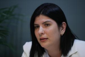 La viceministra de Tecnologías de Información y Comunicación de Paraguay, Alejandra Duarte, habla durante una entrevista para EFE este lunes, en Asunción (Paraguay). EFE/ Juan Pablo Pino