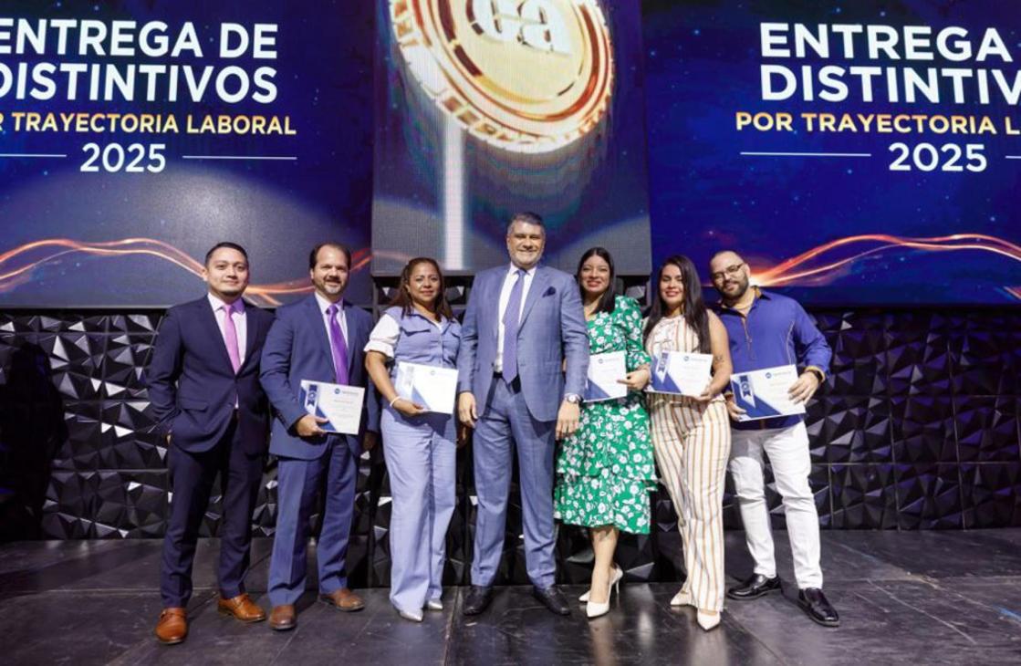 Pie de foto: 300 colaboradores  Caja de AhorrosAutor: Andrés Farrugia