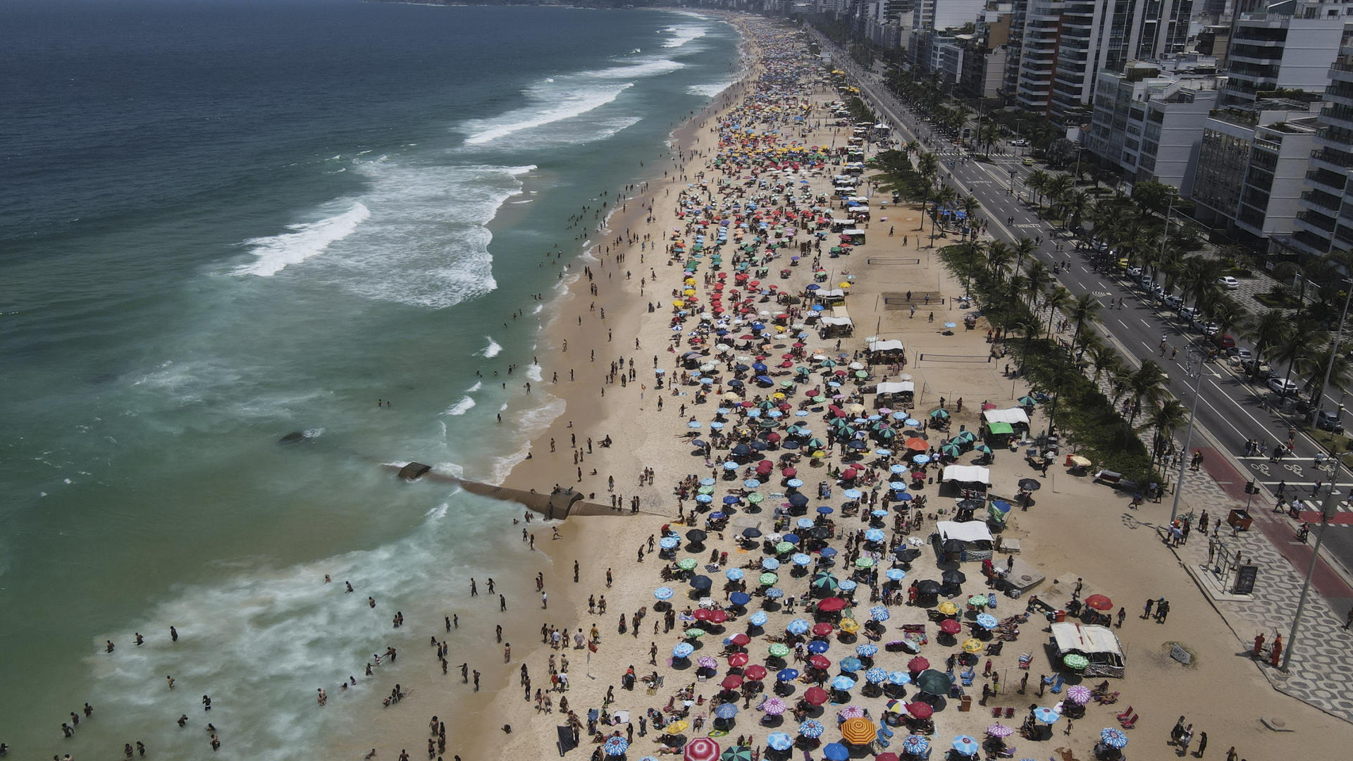 File photo dated Nov. 12, 2023, showing people on Ipanema Beach in Rio de Janeiro, Brazil. EFE/Antonio Lacerda /FILE