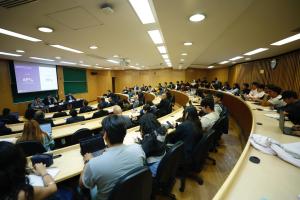 Personas asisten a la presentación del informe ‘El futuro de la ciencia de datos y la IA como acelerador para los profesionales del mañana’ este miércoles, en Ciudad de México (México). EFE/ Sáshenka Gutiérrez