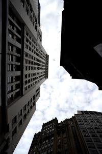 Fotografía de archivo del 22 de enero de 2018 del emblemático edifico Banespa en Sao Paulo (Brasil). EFE/ Fernando Bizerra / ARCHIVO