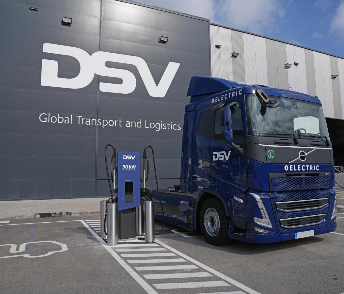 DSV incorpora su primera infraestructura en España de recarga DSV Energy para camiones eléctricos