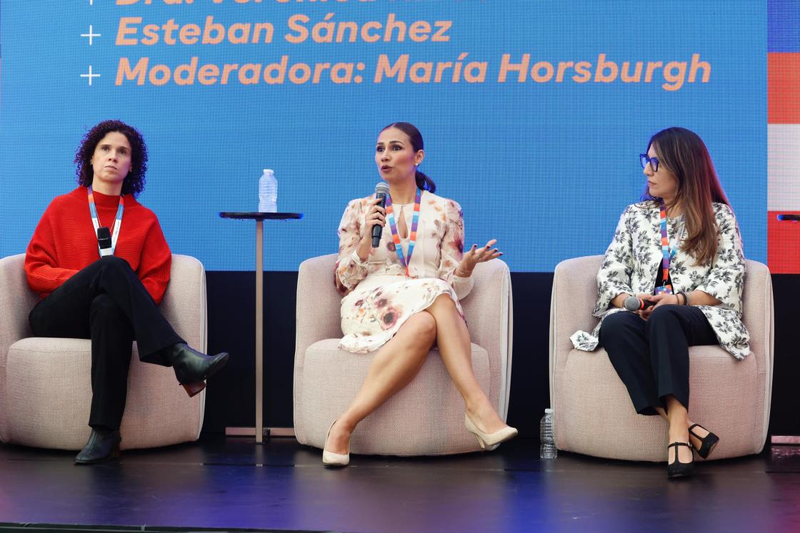 La innovación médica, la inteligencia artificial y los tratamientos subcutáneos se consolidan como herramientas clave para transformar la atención de las enfermedades crónicas en América Latina y avanzar hacia sistemas más preventivos, sostenibles y centrados en las personas, coincidieron especialistas durante el Roche Press Day 2025. EFE/ Sashenka Gutiérrez