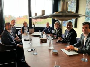 Imagen general de una de las reuniones mantenidas entre el Gobierno vasco con representantes de empresas líderes danesas.// IMAGEN CEDIDA POR EL GOBIERNO VASCO