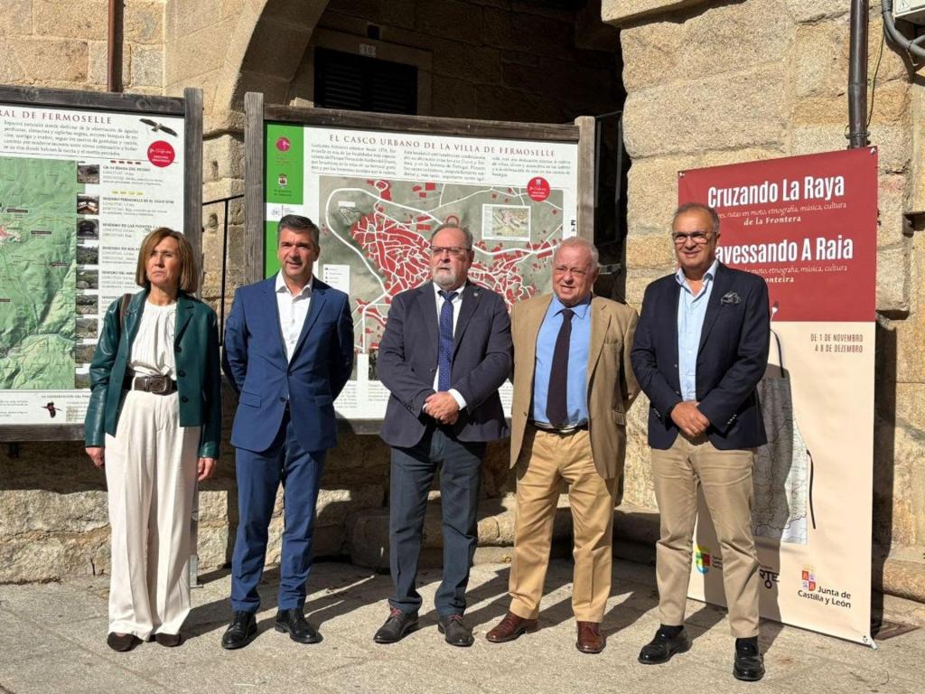 El presidente de Turismo Centro, Rui Ventura (2i), durante la presentación de las jornadas en la ciudad zamorana de Fermoselle, junto al consejero de Cultura, Turismo y Deportes de la Junta de Castilla y León, Gonzalo Santonja (2d)./Cedidas turismo centro