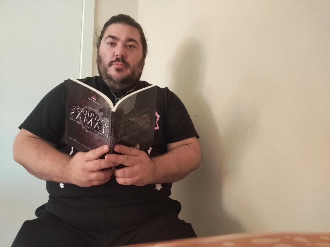 Imagen de Candido Martínez Guerrero, autor del libro Sombras y Llamas. El Renacer del Dragón.