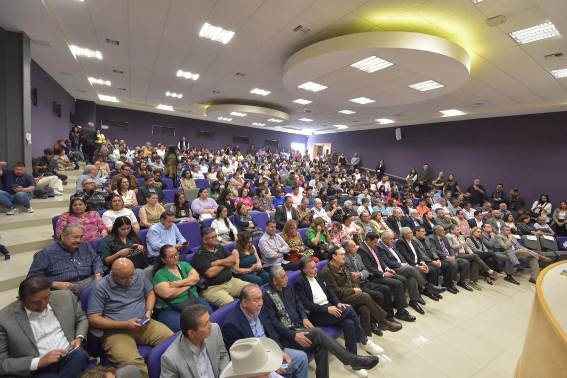 En el marco de la XLVII Semana del Humanismo, la Universidad Autónoma de Chihuahua (UACH) fue sede de la presentación del libro Repensar el 85. El movimiento universitario que cambió a Chihuahua, obra del periodista y académico Martín Antonio Zermeño Muñoz. SOLO USO EDITORIAL/ EFE 