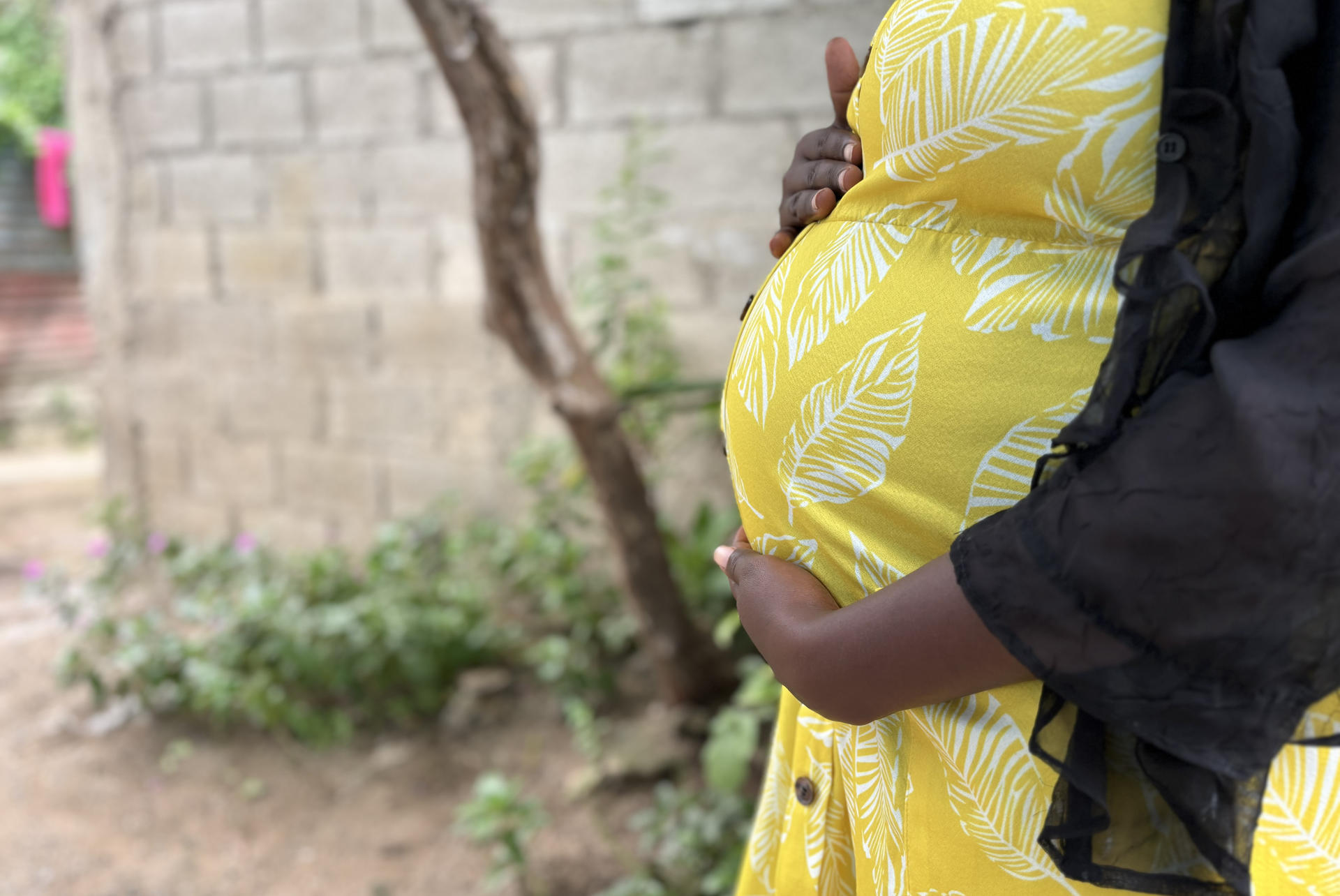 Fotografía cedida por World Vision Latinoamérica donde se observa a una mujer haitiana en embarazo en Santo Domingo (República Dominicana). EFE/ World Vision Latinoamérica / SOLO USO EDITORIAL/ NO VENTAS / SOLO DISPONIBLE PARA ILUSTRAR LA NOTICIA QUE ACOMPAÑA (CRÉDITO OBLIGATORIO)