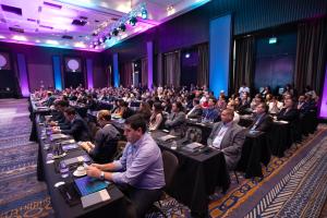 Personas asisten al III Encuentro Regional de Desarrollo Credicorp este lunes, en el hotel Westin en Lima (Perú). EFE/ Renato Pajuelo