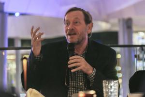 Fotografía cedida por la Asociación Internacional de Edulcorantes del endocrinólogo Hugo Laviada hablando durante una reunión este miércoles, en Ciudad de México (México). EFE/ Asociación Internacional de Edulcorantes /SOLO USO EDITORIAL NO VENTAS /SOLO DISPONIBLE PARA ILUSTRAR LA NOTICIA QUE ACOMPAÑA (CRÉDITO OBLIGATORIO)