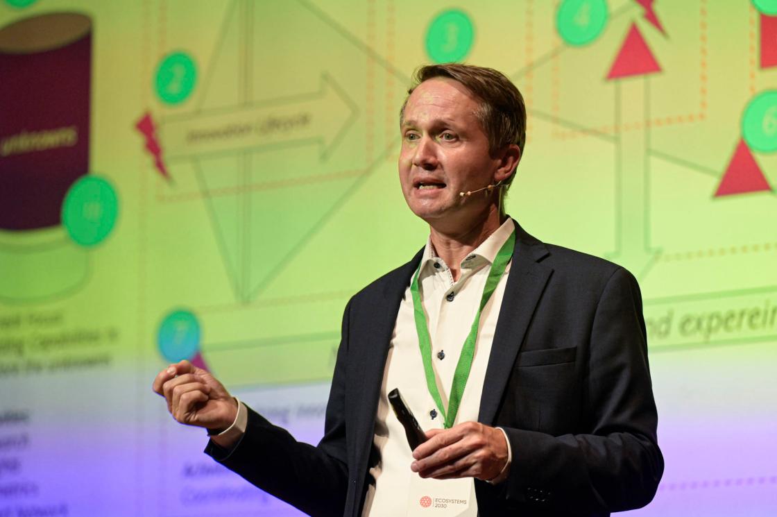 A CORUÑA (SPAIN), 04/10/2025—Michael Lewrick, bestselling author of The Design Thinking Playbook, during his talk at the fifth edition of the Ecosystems 2030 international forum in A Coruña. Lewrick spoke about artificial intelligence, innovation, sustainability, and entertainment. EFE/Moncho Fuentes