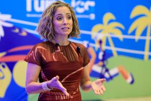 La administradora de la Autoridad de Turismo de Panamá, Gloria de León, habla durante una entrevista con EFE este miércoles, en Ciudad de Panamá (Panamá). EFE/ Bienvenido Velasco