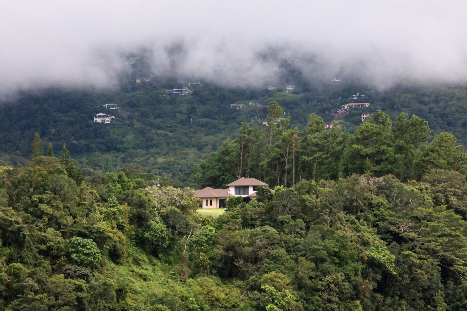 Fotografía que muestra este miércoles un área del distrito de Boquete, provincia de Chiriquí (Panamá). EFE/ Carlos Lemos