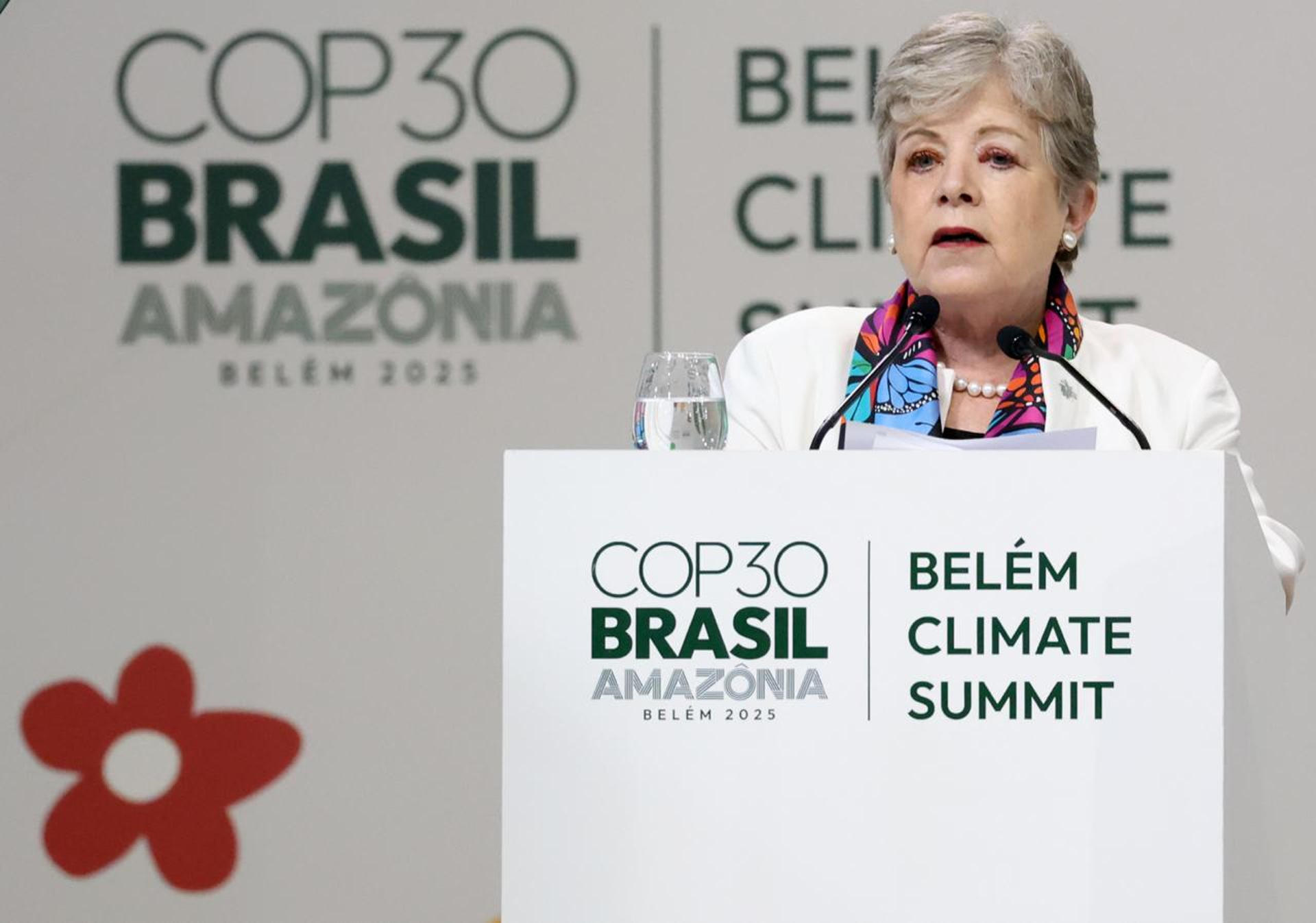 Alicia Bárcena Ibarra destacó en la COP30 que su país busca una acción climática ambiciosa, transformadora e integral como parte del compromiso para combatir el cambio climático en el mundo. EFE/ Secretaría de Medio Ambiente y Recursos Naturales de México /SOLO USO EDITORIAL NO VENTAS /SOLO DISPONIBLE PARA ILUSTRAR LA NOTICIA QUE ACOMPAÑA (CRÉDITO OBLIGATORIO)
