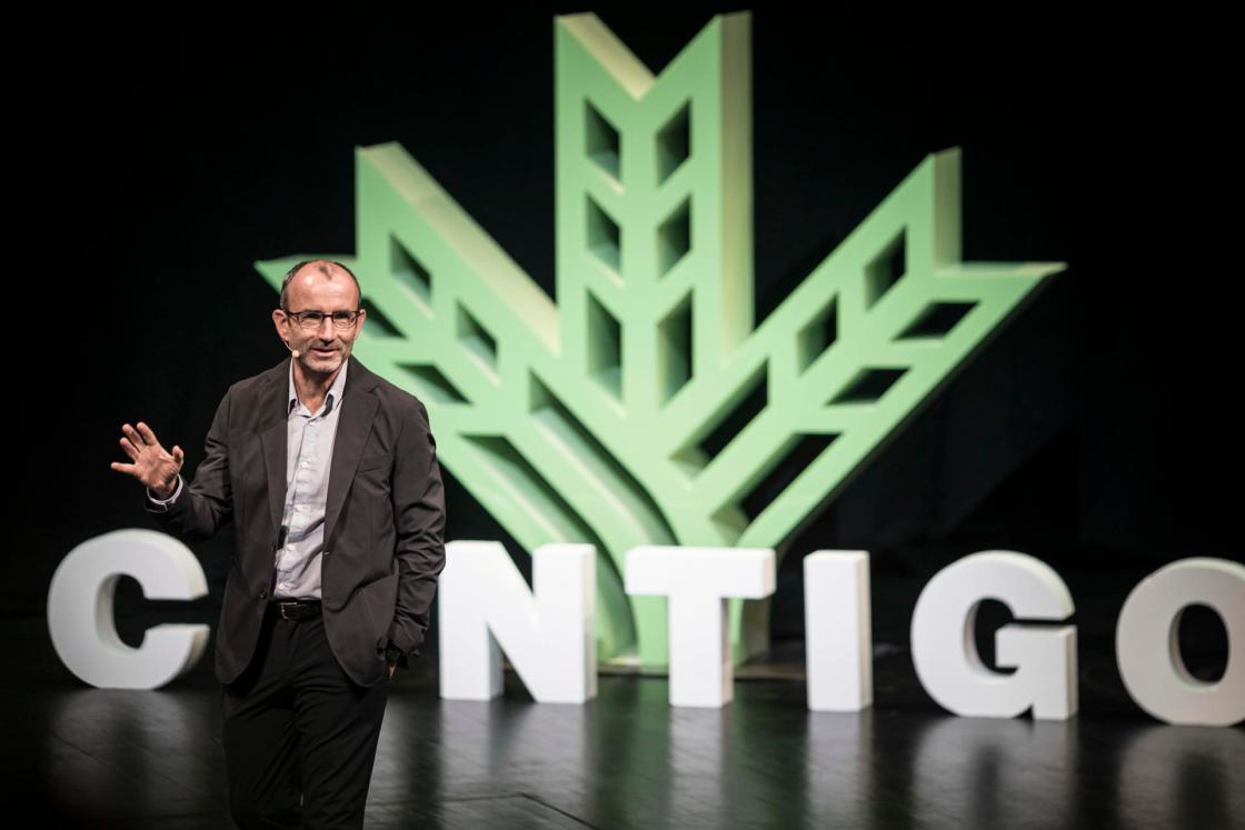 Fundación Científica de Caja Rural de Soria, Rafael Santandreu: Las gafas de la felicidad,presidente de Caja Rural de Soria, Carlos Martínez,directora de la Fundación, Blanca García,Rafael Santandreu ,Teatro Palacio de la Audiencia; Centro Cultural Palacio de la Audiencia; BANCA; ECONOMÍA,caja Rural,